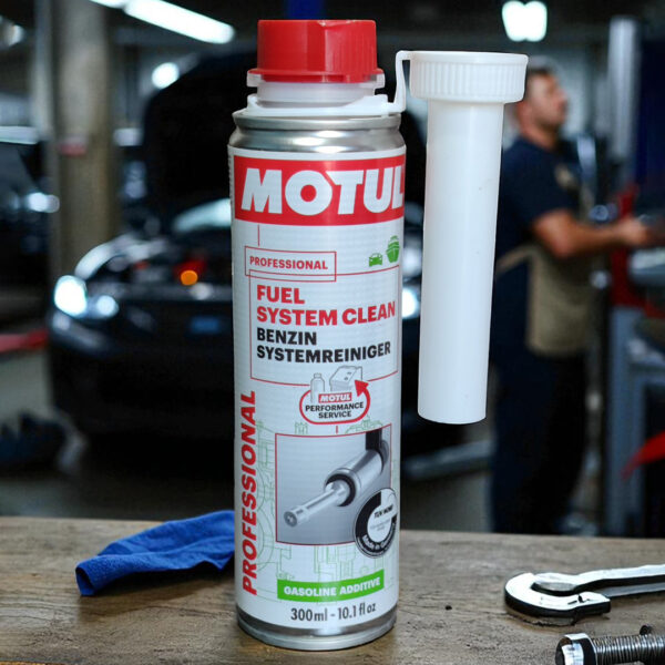 Motul Fuel System cleaner